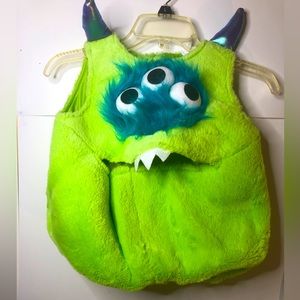 Doggy “Alien” Halloween costume